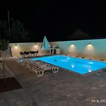 Bona - Private Pool Oasis *