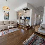 וילה Bona - Private Pool Oasis מוסטר