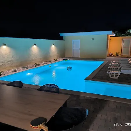 Bona - Private Pool Oasis * Mostar