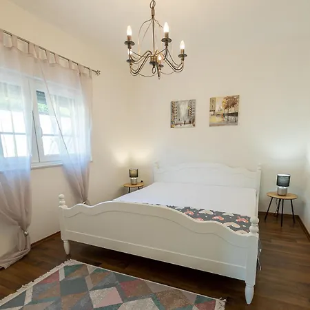 Villa Bona - Private Pool Oasis Mostar