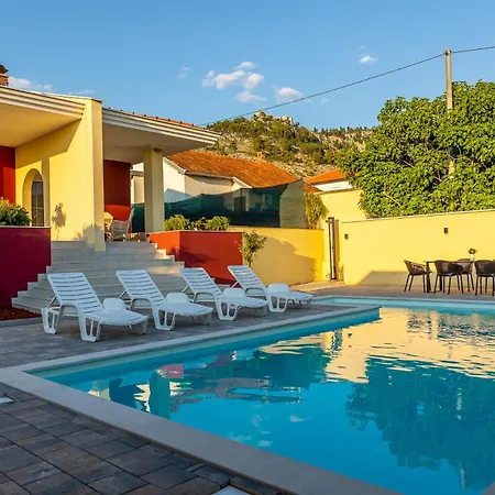 Bona - Private Pool Oasis Villa Mostar