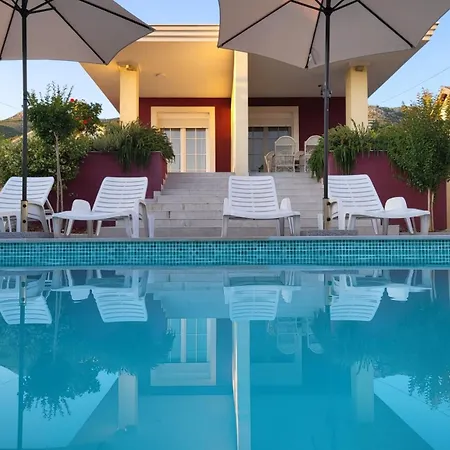 Villa Bona - Private Pool Oasis